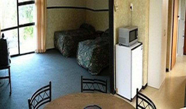 Opononi Hotel Экстерьер фото