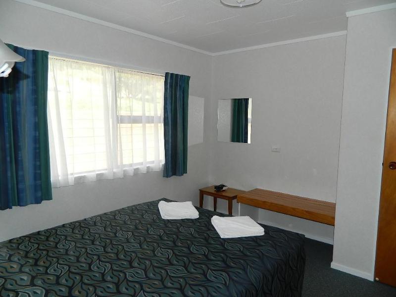 Opononi Hotel Экстерьер фото