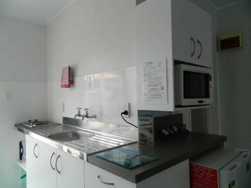 Opononi Hotel Экстерьер фото