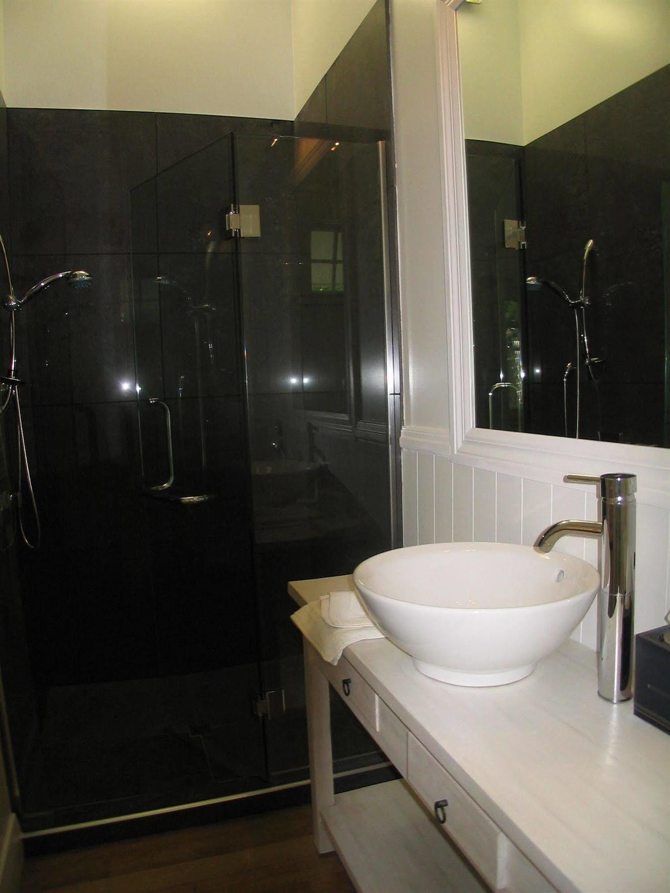 Opononi Hotel Экстерьер фото